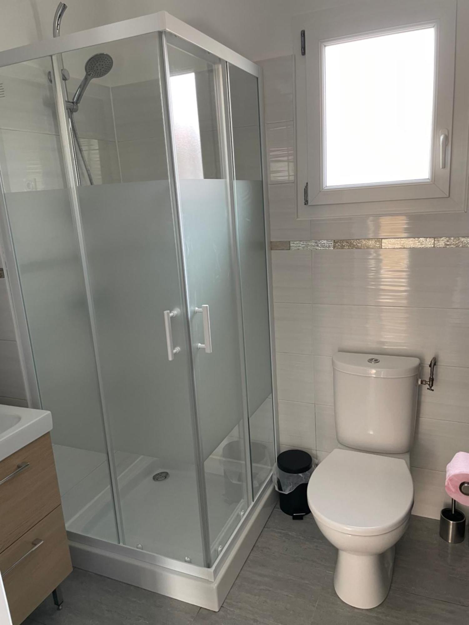 Appartement T2 Avec Terrasse Et Cour Cavaillon Bagian luar foto